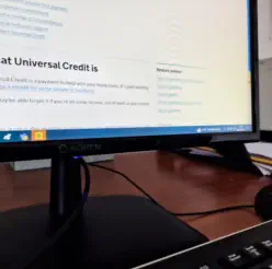 Monitor with information on Universal Credt
